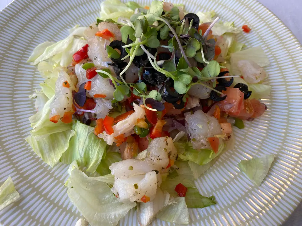 Esqueixada : morue effilochée, tomate, poivron et olives noires