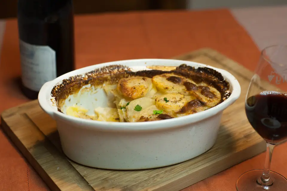 Gratin dauphinois gratiné, pommes de terre en fines lamelles