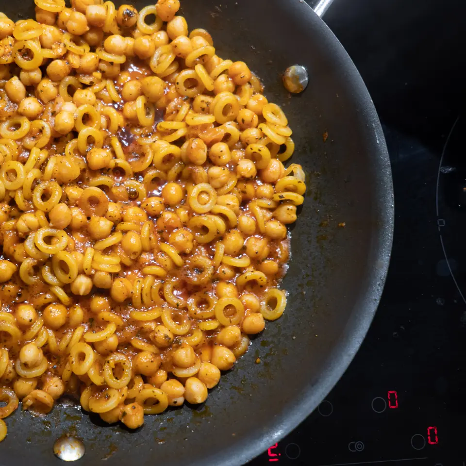 Pasta e ceci : pâtes et pois chiches en bouillon