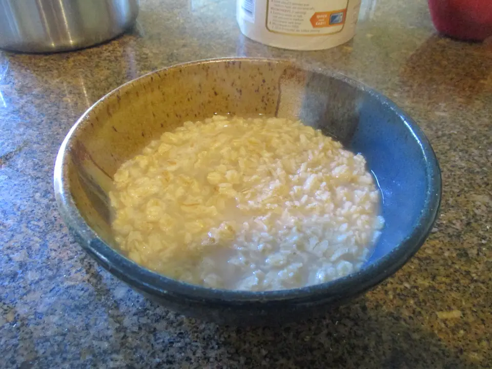 Porridge d'avoine crémeux dans son bol