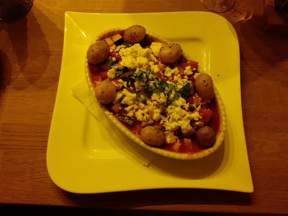 Ratatouille de légumes d'été mijotés