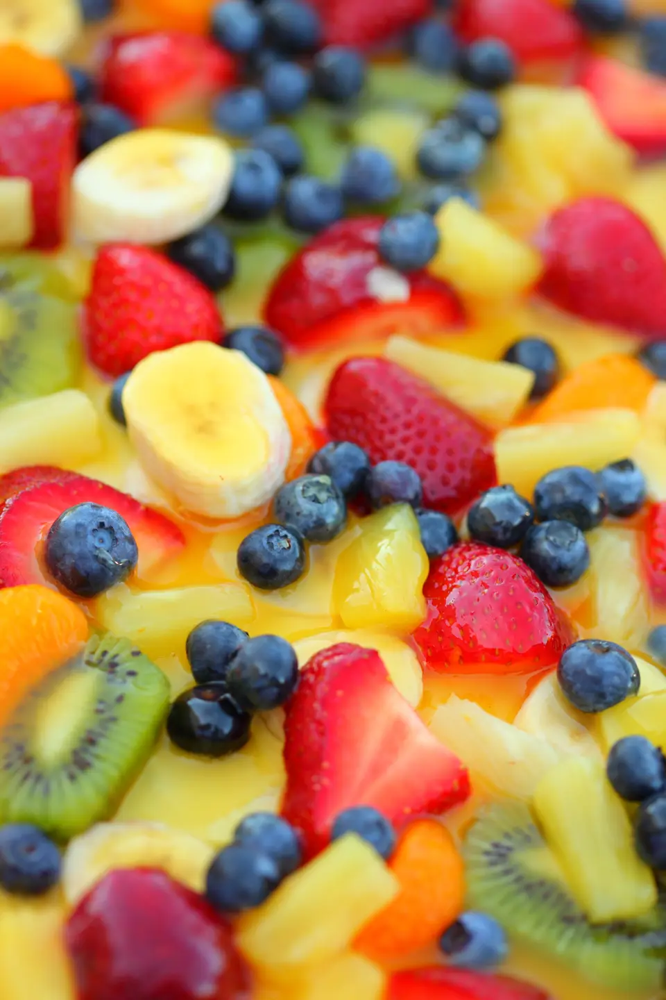 Salade de fruits d'été multicolore