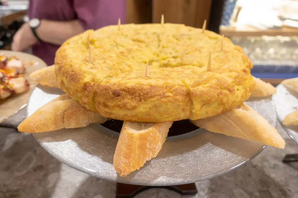 Part de tortilla de pommes de terre, cœur fondant